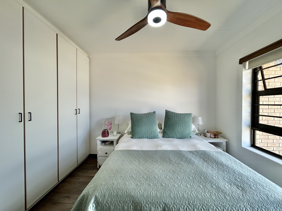 4 Bedroom Property for Sale in Wavecrest Eastern Cape